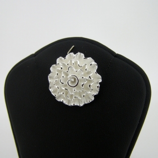 Pendentif en argent fleur